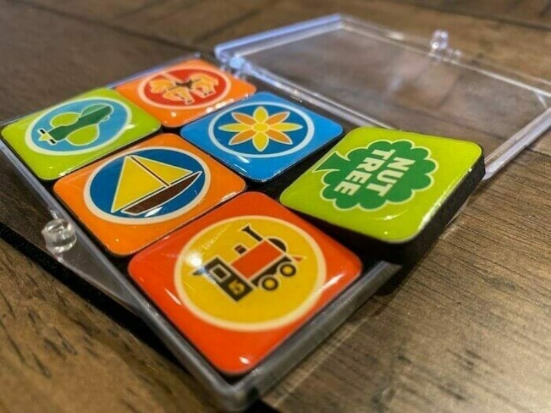 Fridge magnet packaging