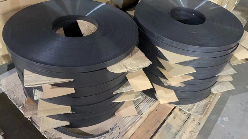 Industrial flexible rubber magnetic strips tapes